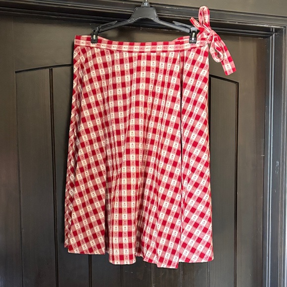 Elegant Red Checkered Wrap Skirt - Picture 1 of 10